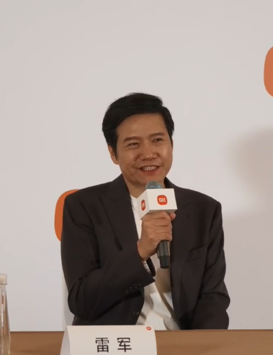 对话雷军：小米内部经常吵得翻天覆地，但我很喜欢这样